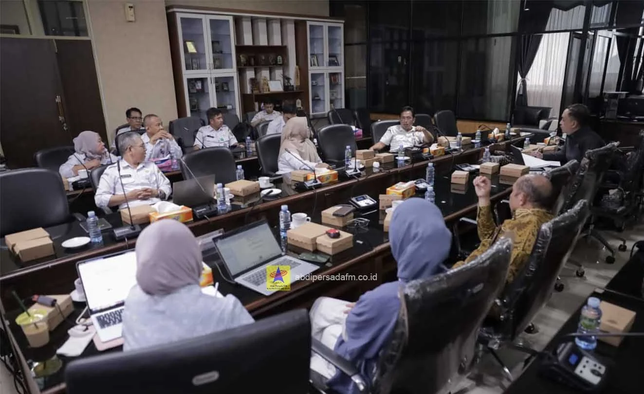 Rapat finalisasi Raperda Penyelenggaraan Kesehatan oleh Pansus IV DPRD Kalimantan Selatan