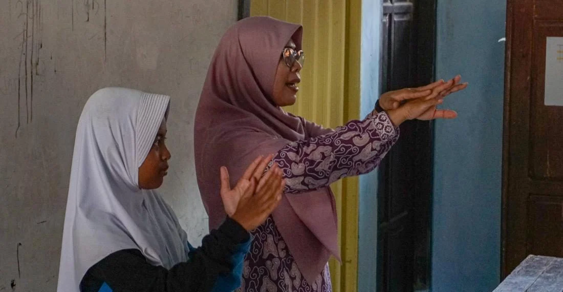 Ilustrasi siswa madrasah mengikuti kegiatan sosialisasi sekolah sehat dan aman