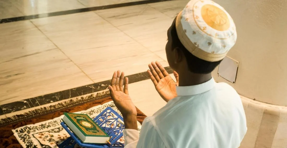 Naskah kitab bacaan Maulid Barzanji lengkap dengan tulisan Arab dan terjemahan