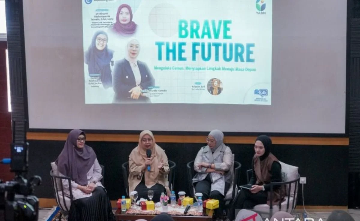 Pembekalan mahasiswa penerima beasiswa IBFL oleh YABN di Aula Lecture Theater SAC ULM Banjarmasin.