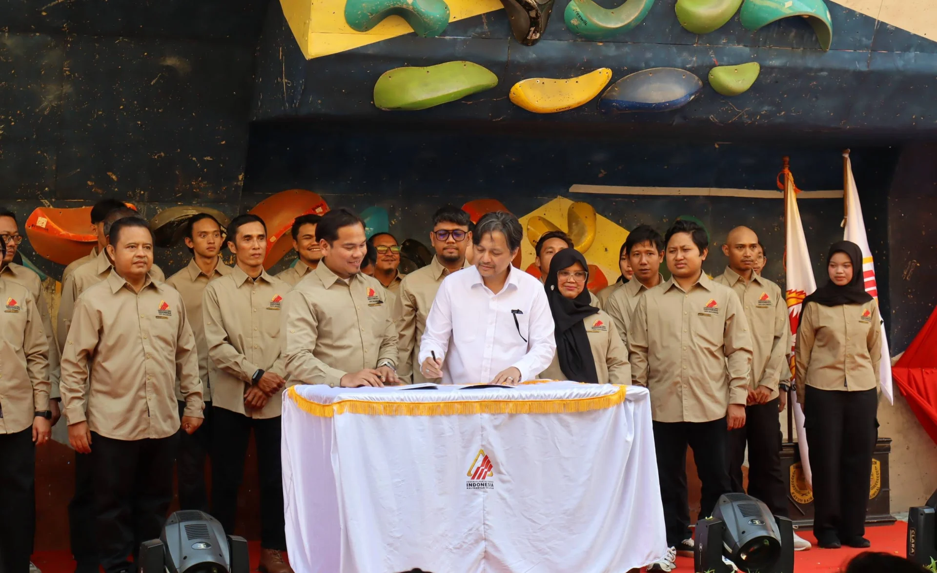 Pengukuhan pengurus baru FPTI Kota Banjarmasin periode 2026-2030 di kawasan GOR Hasanuddin HM