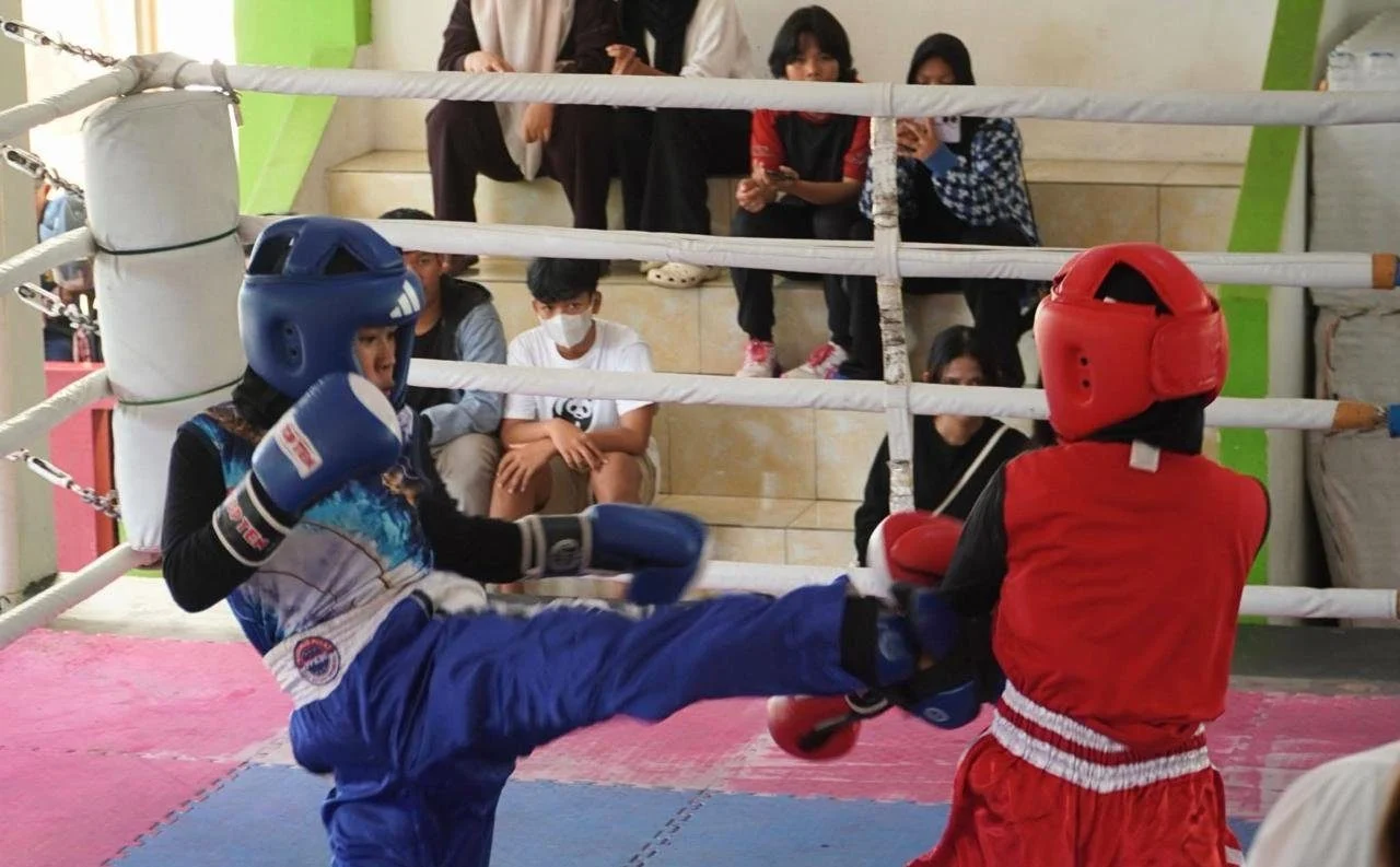 Wali Kota Banjarmasin H. Muhammad Yamin HR saat membuka Kejuaraan Kick Boxing Wali Kota Cup 2026 di Wisma Kartika Antasari.