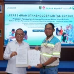 Bupati Tabalong bersama perwakilan Adaro dan kader posyandu dalam acara Program Penguatan Integrasi Layanan Kesehatan Primer.