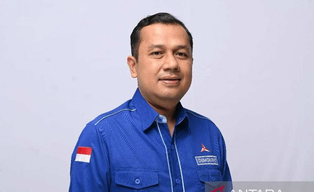 Ketua DPC Partai Demokrat Kota Banjarmasin Eddy Junaidi menyampaikan keterangan terkait penjaringan ketua DPC