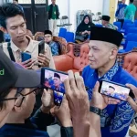 M. Wahyudi saat menerima tugas sebagai PLH Kepala Kantor Kemenag Tanah Laut