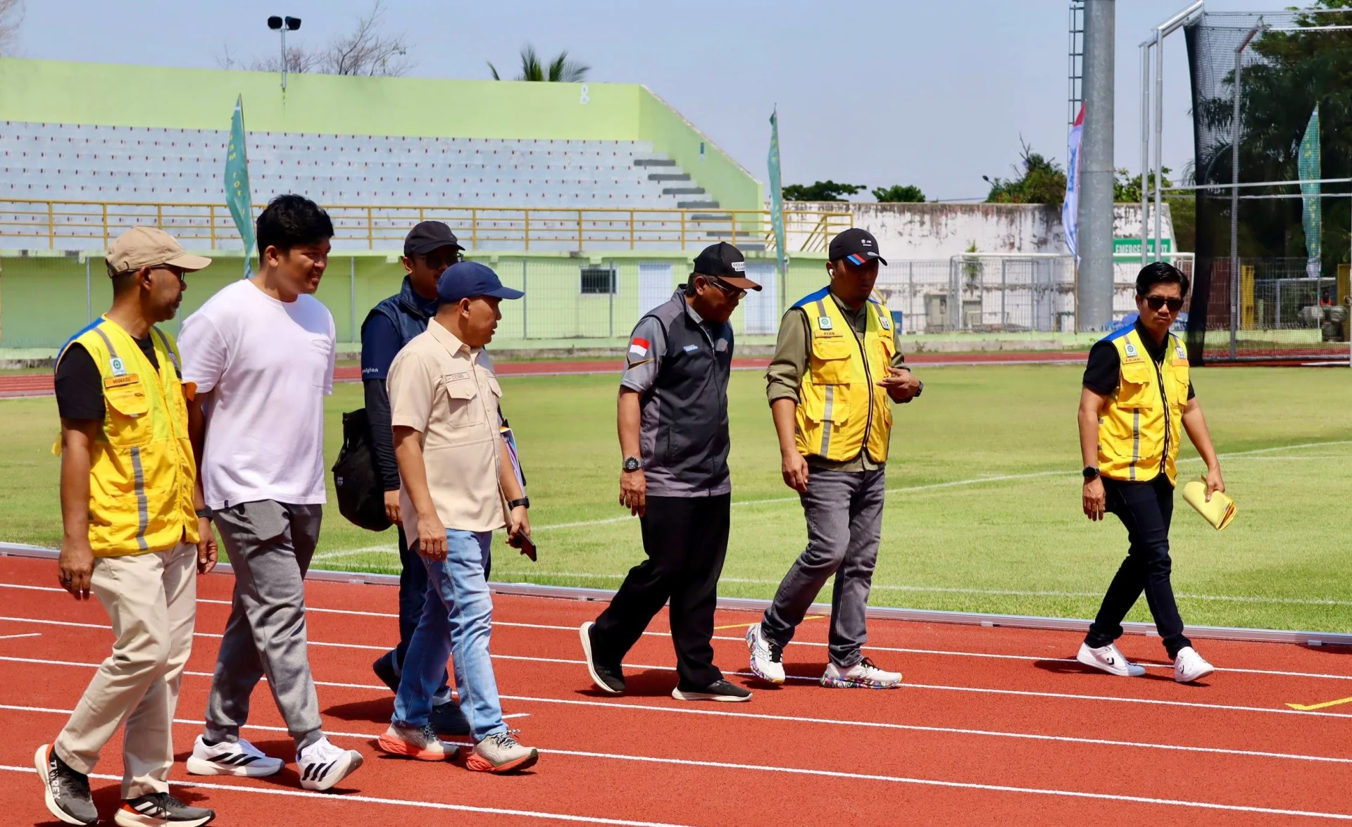 Penyerahan pengelolaan lintasan atletik Stadion 17 Mei Banjarmasin dari Dinas PUPR ke Dispora Kalsel
