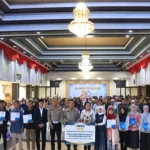 Petugas Polresta Banjarmasin memberikan materi safety riding kepada para guru madrasah