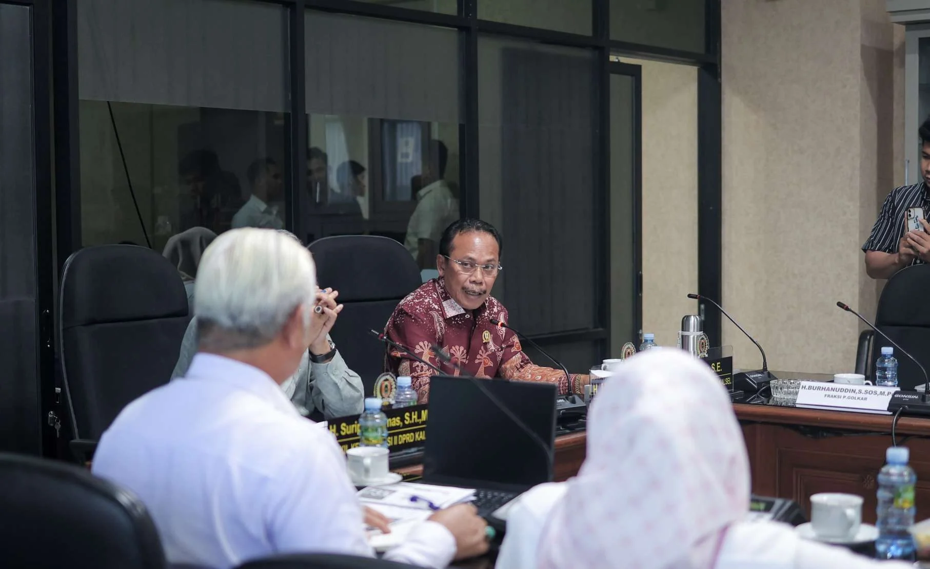 Rapat kerja Komisi II DPRD Kalsel bersama sejumlah dinas terkait untuk membahas rencana kerja dan anggaran SKPD tahun 2027.