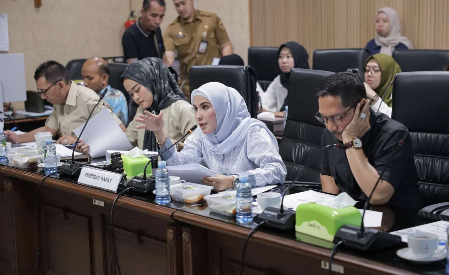 Rapat kerja Komisi III DPRD Kalsel membahas prioritas program pembangunan 2027 bersama PUPR dan Bappeda.