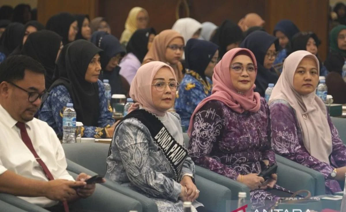Bunda PAUD Banjarmasin memberikan arahan terkait transisi PAUD ke SD yang menyenangkan tanpa tes calistung