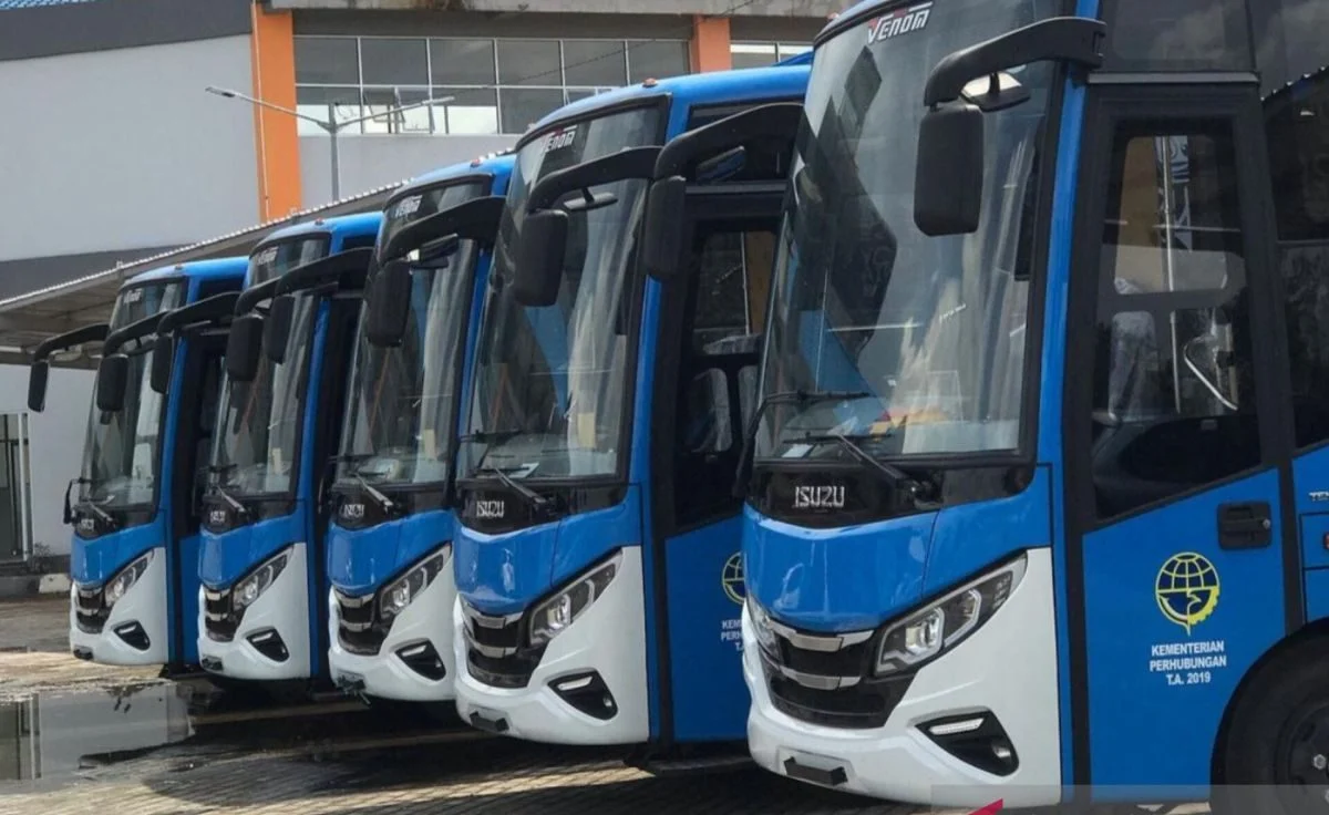 Ilustrasi bus transportasi umum modern di Kalimantan Selatan