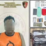 Petugas kepolisian mengamankan tersangka pengedar narkoba di Polda Kalimantan Selatan