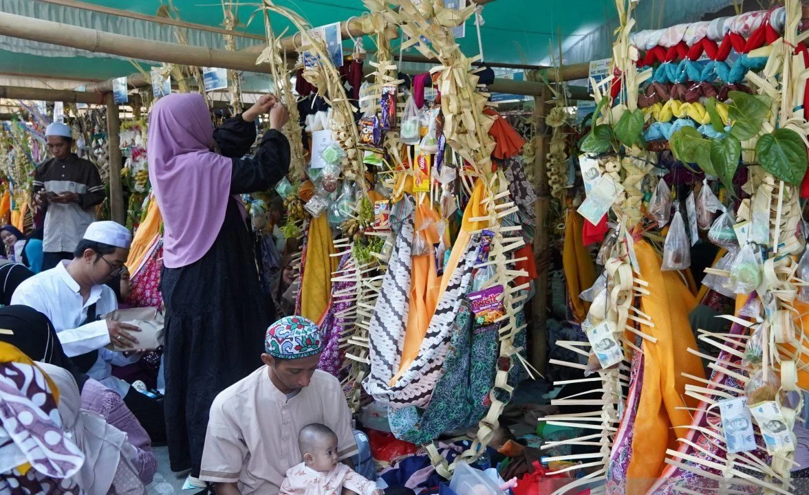 Prosesi tradisi religi baayun maulid di Masjid Sultan Suriansyah Banjarmasin