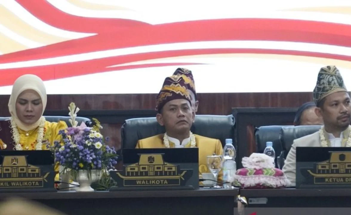 Suasana rapat paripurna DPRD Kota Banjarmasin dalam rangka memperingati Hari Jadi ke-500 Kota Banjarmasin tahun 2026.