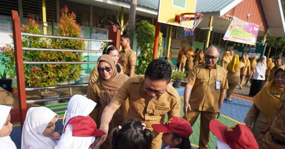 Suasana sekolah di Pontianak saat pembelajaran tatap muka kembali dimulai