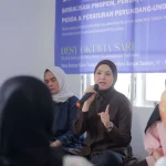 Wakil Ketua DPRD Kalimantan Selatan Desy Oktavia Sari saat memberikan sosialisasi mengenai kearifan lokal.