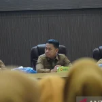 Wali Kota Banjarmasin memberikan arahan saat sosialisasi manajemen talenta ASN untuk pengembangan karier.