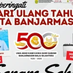 Warga Kelurahan Pemurus Dalam Banjarmasin mengikuti senam sehat di tengah kabut asap tipis akibat karhutla.