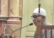 Guru Haji Saiful Anshari saat memberikan tausyiah mengenai makna tafa'ul di Masjid Assa'adah Banjarmasin.