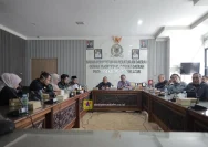 Ketua Pansus Tatib DPRD Kalsel memimpin rapat pembahasan perubahan tata tertib