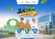 Nasabah sedang berkonsultasi mengenai produk kredit di kantor Bank Kalsel