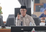 Rapat kerja Komisi II DPRD Kalimantan Selatan membahas tata kelola BLUD SMK.