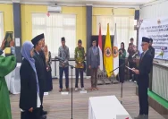 Rektor ULM Dr Iwan Aflanie bersama jajaran pimpinan baru FMIPA ULM