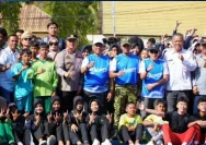 Suasana pembukaan Festival Olahraga Tradisional di Stadion Pertasi Kencana Tanah Laut
