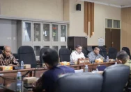 Suasana rapat finalisasi Pansus DPRD Kalsel terkait pengawasan distribusi BBM bersubsidi bersama unsur terkait.