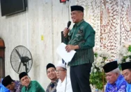Wakil Bupati Tanah Laut HM Zazuli memberikan arahan kepada jamaah haji di Pelaihari